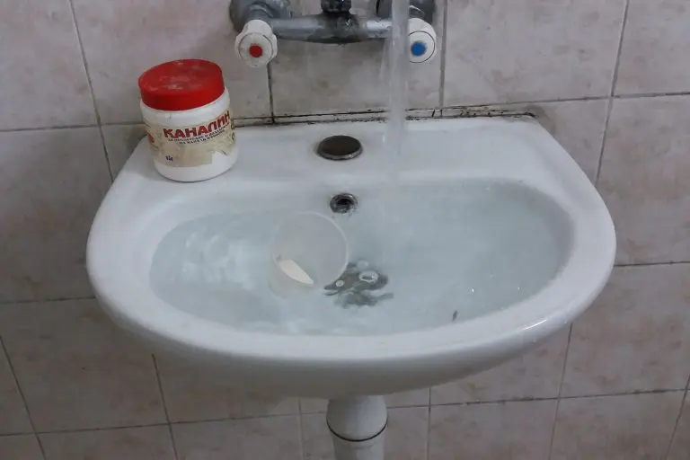 Мивка в баня